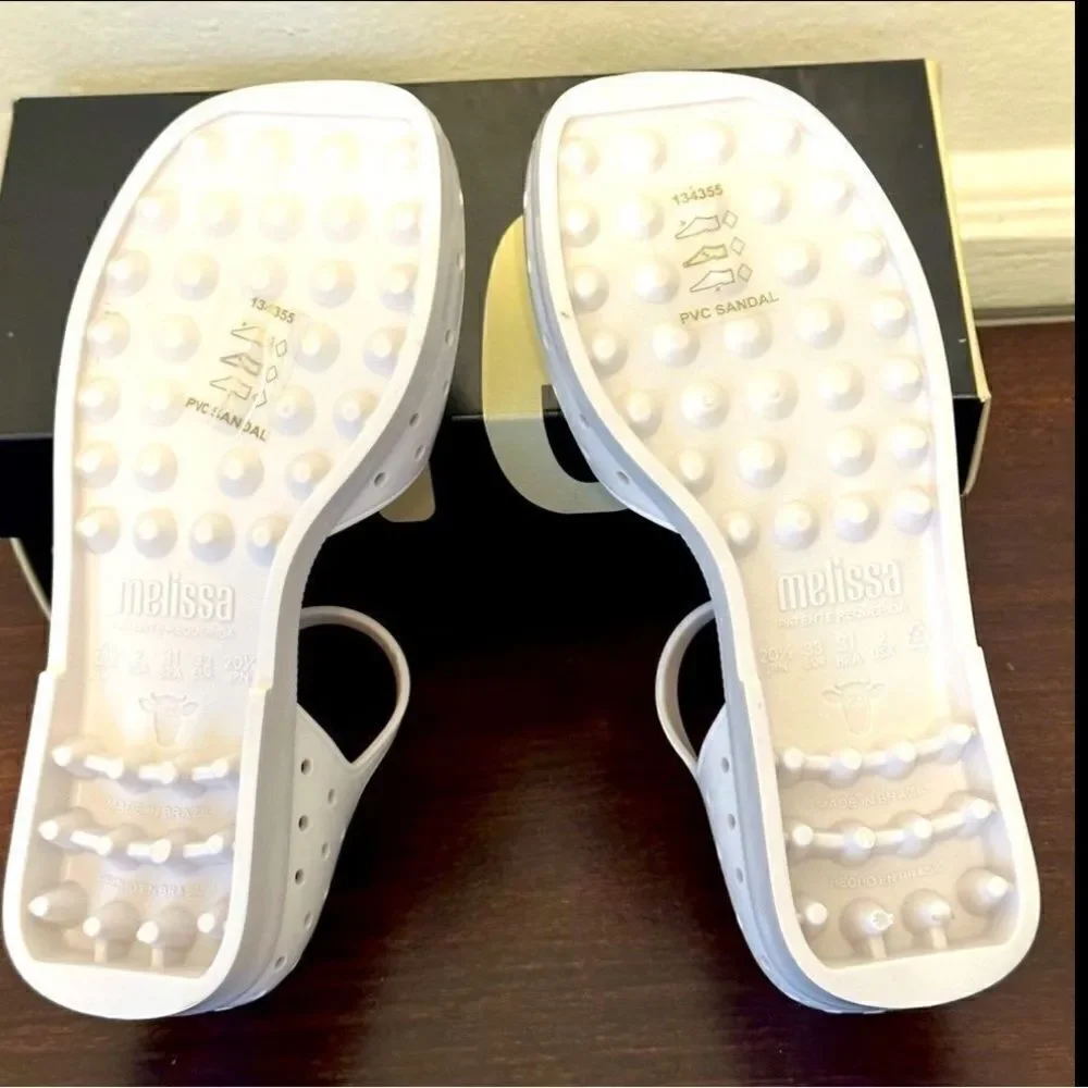 💕Mini Melissa Girls furadinha comfortable cushioned sandal size 2 and 3 new
